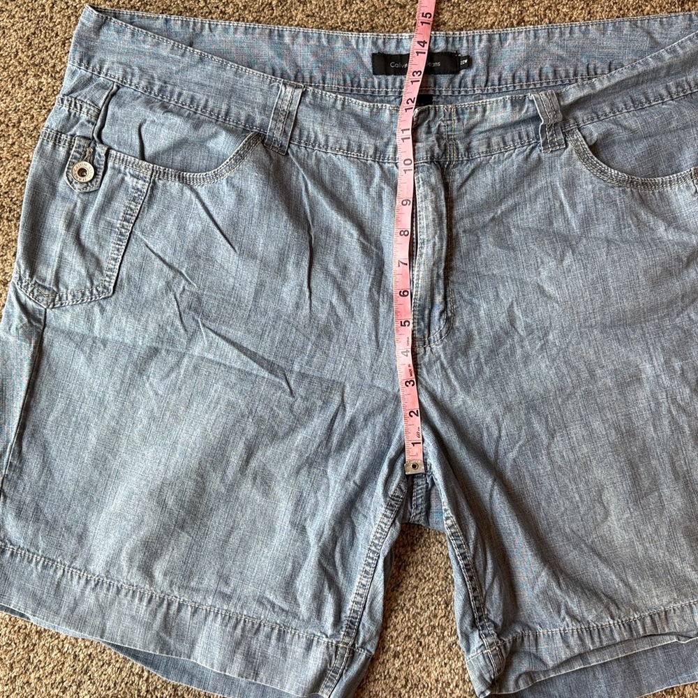 Croft & Barrow | Light Wash Denim Shorts - Women's - Picture 7 of 11